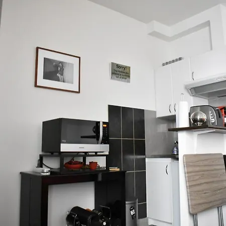 Apartment Simplistic 1 Bedroom In 17th